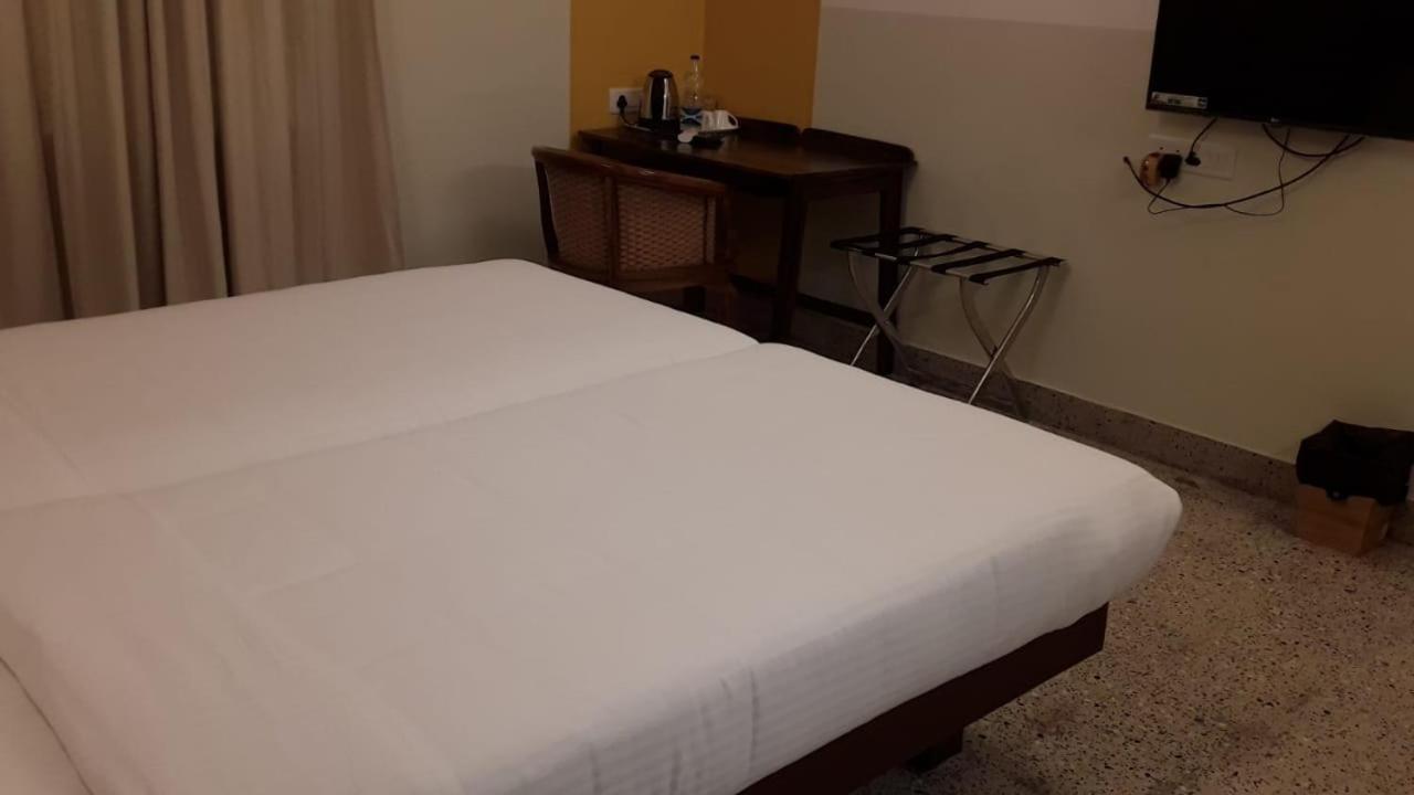Hanu Reddy Residences - Nawab Habibullah Avenue Τσενάι Εξωτερικό φωτογραφία